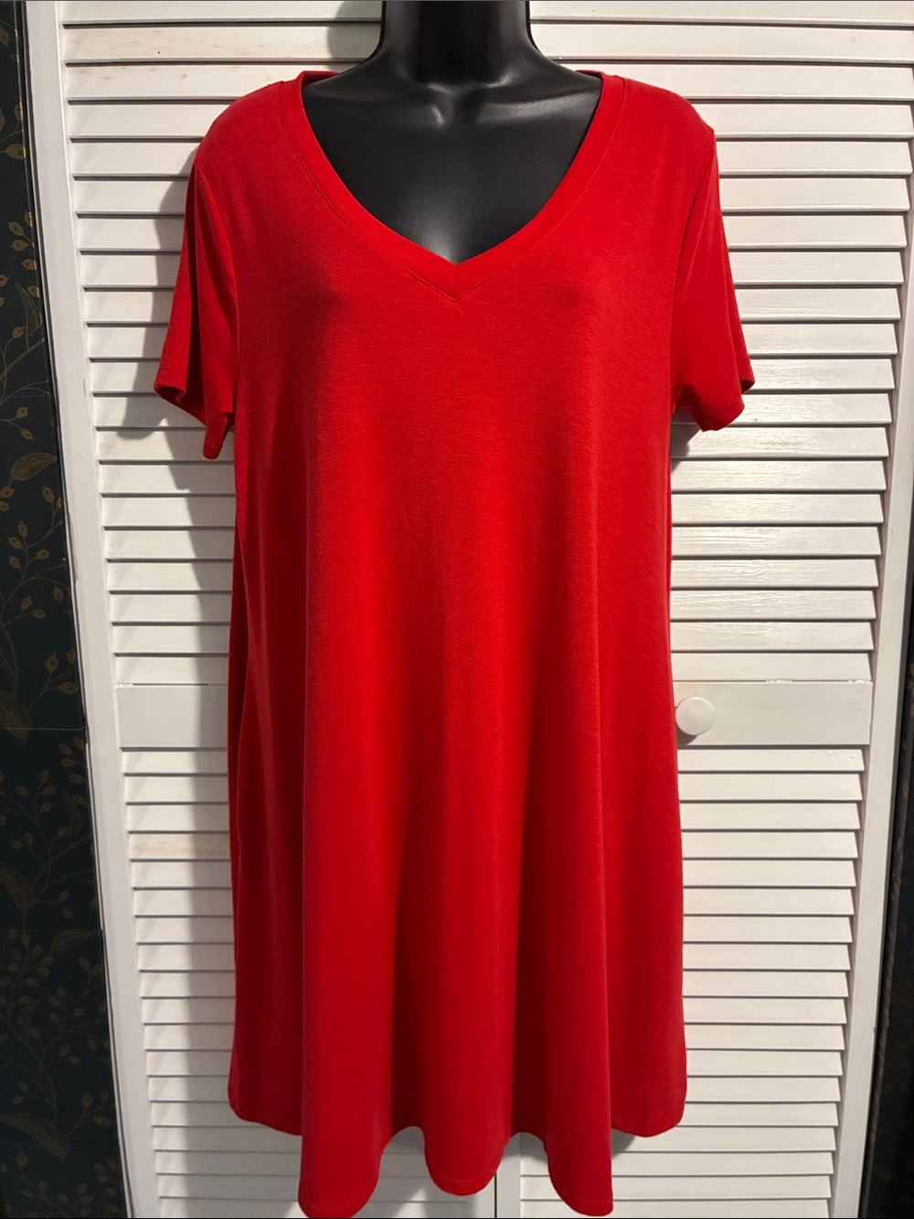 Zenana Outfitters Red V-Neck Short Sleeve Tunic